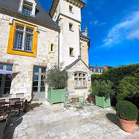 Le Castel Ecossais Bed & Breakfast Senlis (Oise)